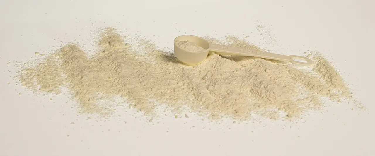 Lait en poudre et cuillère doseuse